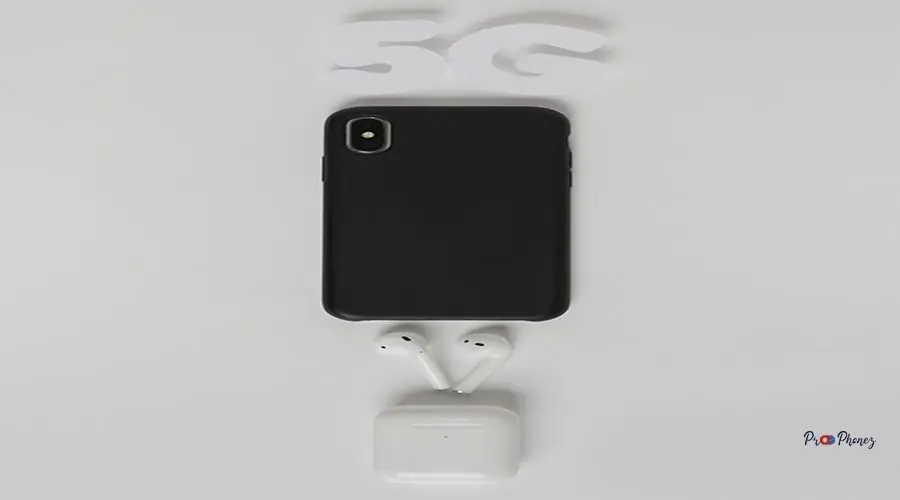 5g-text-phone-with-earpods 5g-text-phone-with-earpods