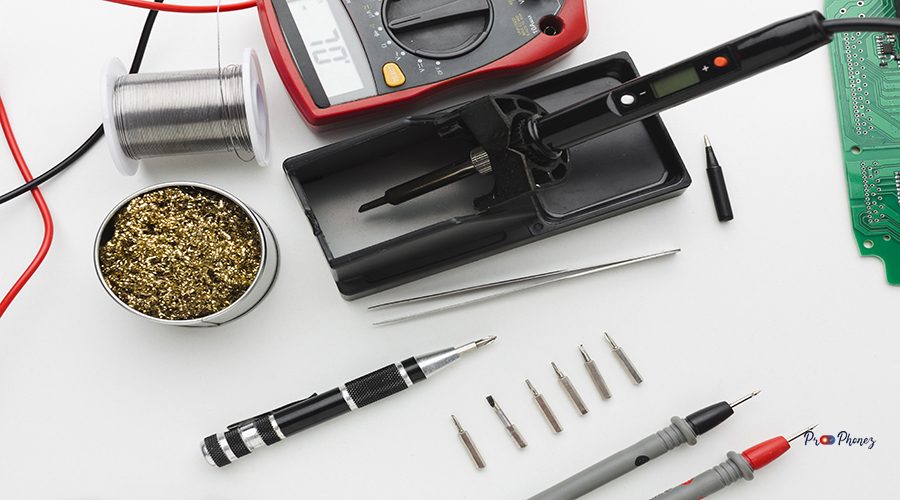 close-up-circuit-reparing-tool (1)