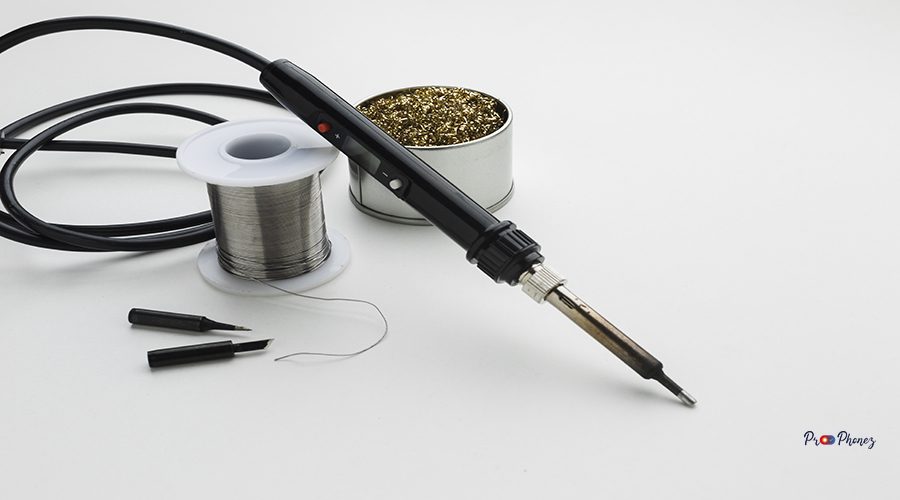 close-up-circuit-reparing-tool (5)