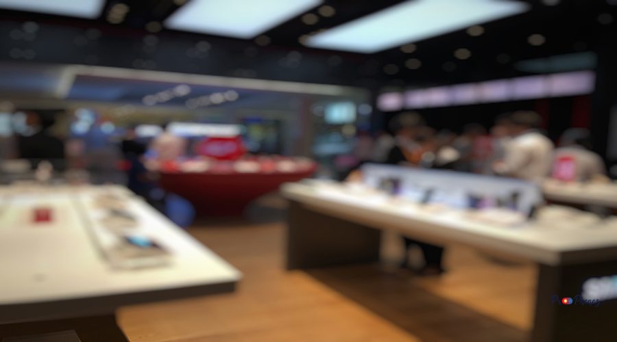 defocused-image-people-cafe