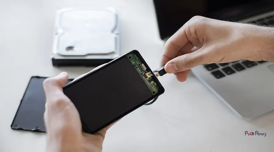 man-using-external-storage-used man-using-external-storage-used