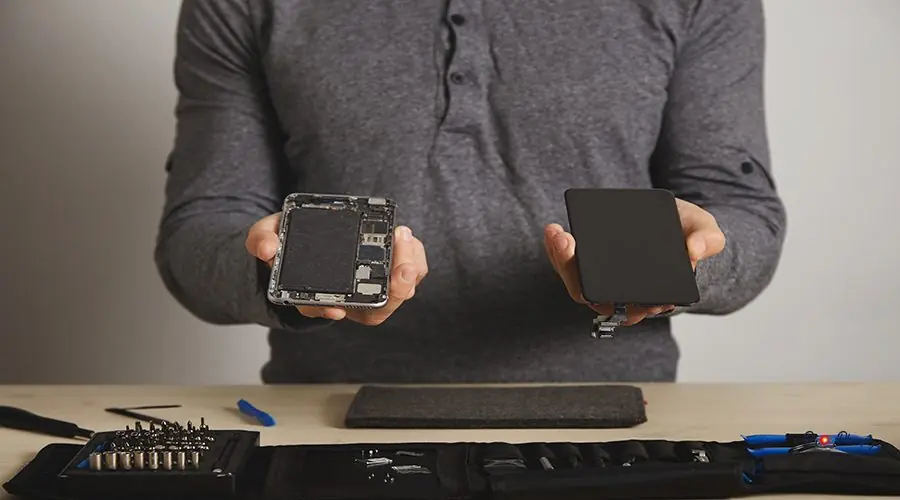 Computer and phone repairment service iphone 12 battery replacement