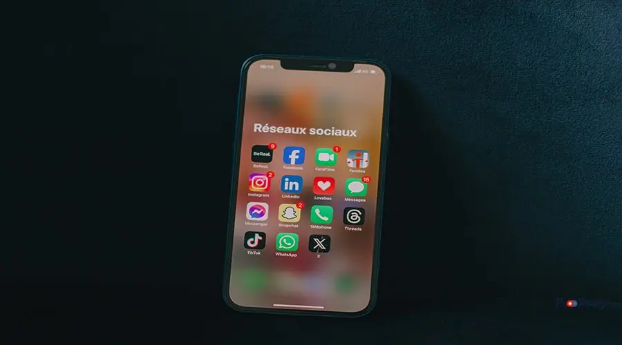 swello-3-wIIyBmAG0-unsplash iphone replacement