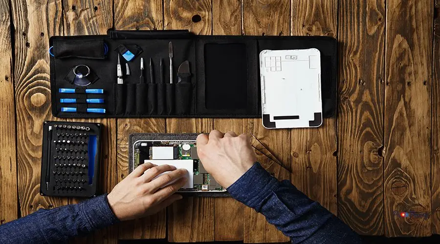 Electronic repair service iPhone Screen