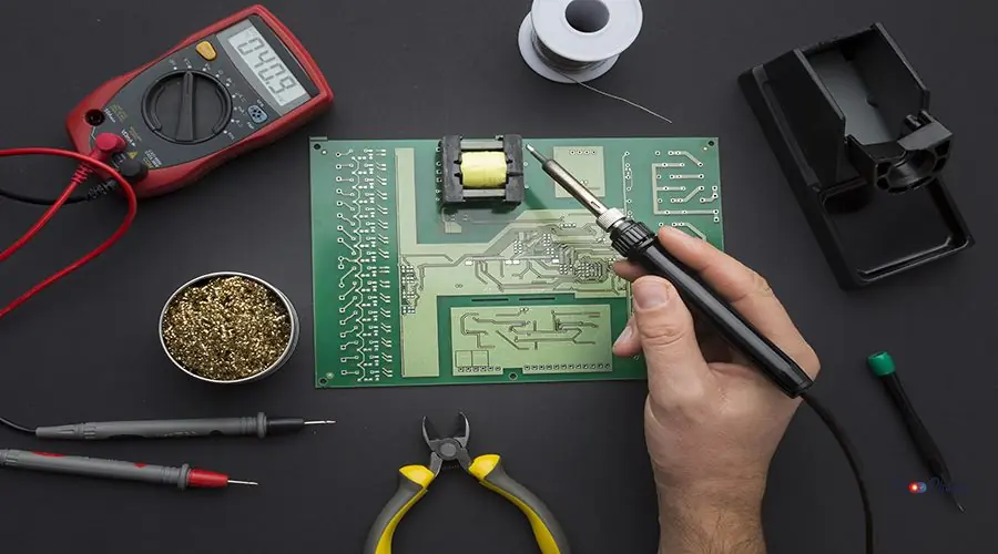 top-view-reparation-circuit-board top-view-reparation-circuit-board