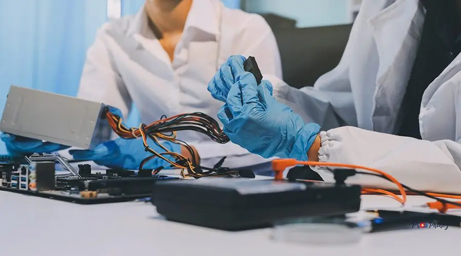 Electronics technician, electronic engineering electronic repair Electronics technician, electronic engineering electronic repair, electronics measuring and testing, repair and maintenance concepts.