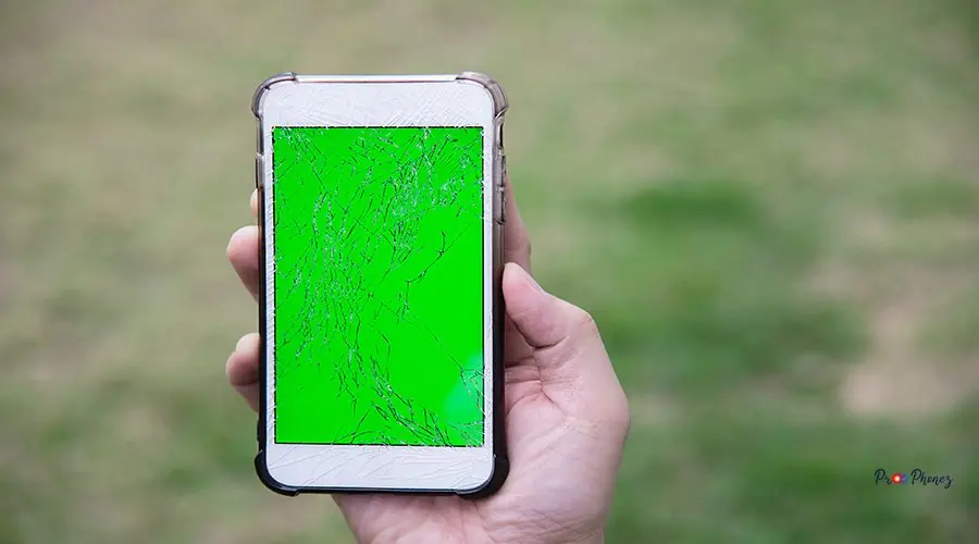 vecteezy_hand-holding-mobile-phone-with-broken-cracked-screen-display_17656327 Hand holding mobile phone with broken cracked screen display need to be fixed, mobile repair shop concept